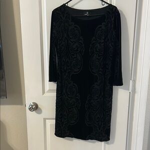 Ronni Nicole Black 3/4 Sleeve Velvet Dress